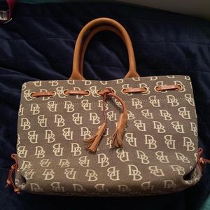 Dooney & Bourke grey/neutral bag